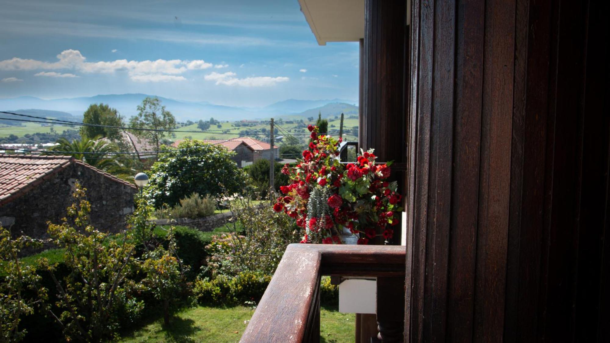 Cosma House Hotel Hinojedo Kültér fotó
